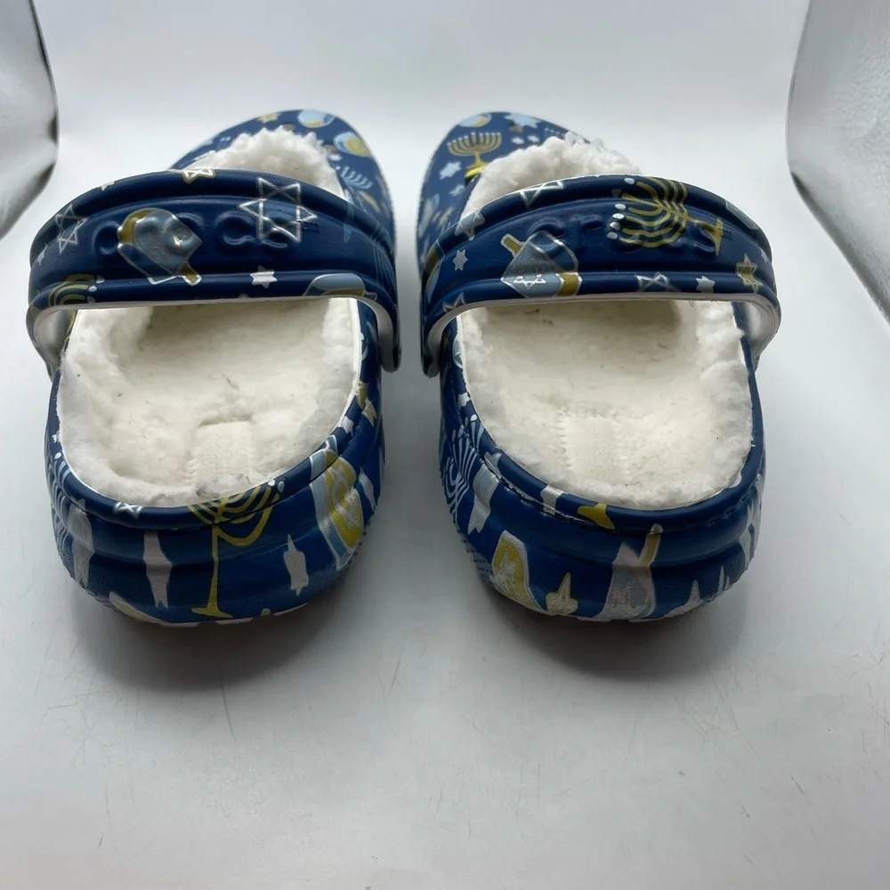 Crocs Hanukka kids faux fur lined clogs size 3Y